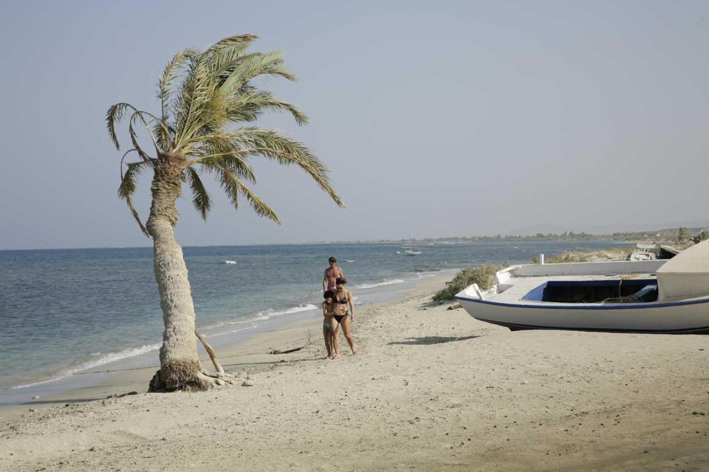 Shams Alam Beach Resort Abū Ghuşūn Esterno foto