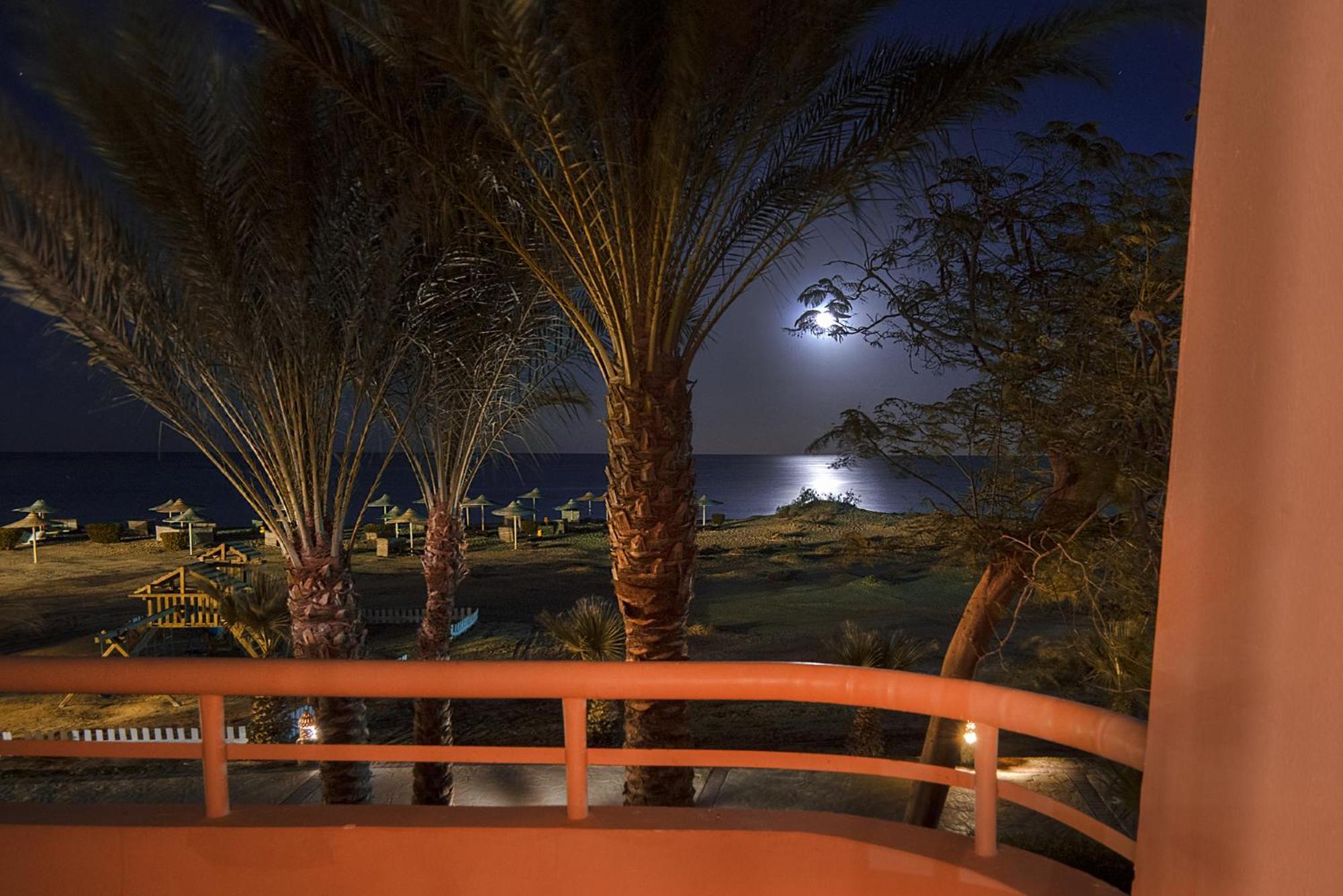 Shams Alam Beach Resort Abū Ghuşūn Esterno foto