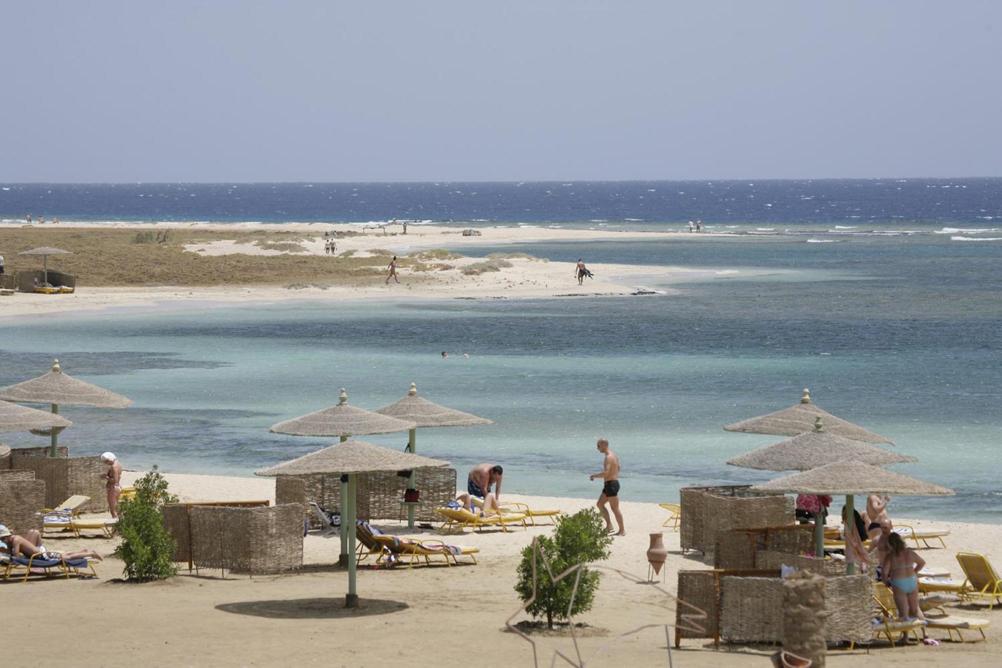 Shams Alam Beach Resort Abū Ghuşūn Esterno foto