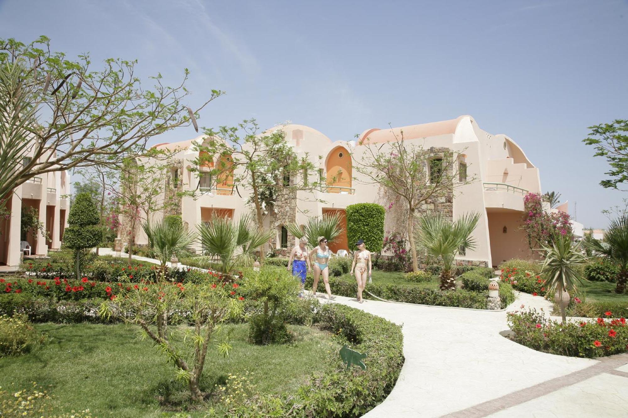 Shams Alam Beach Resort Abū Ghuşūn Esterno foto