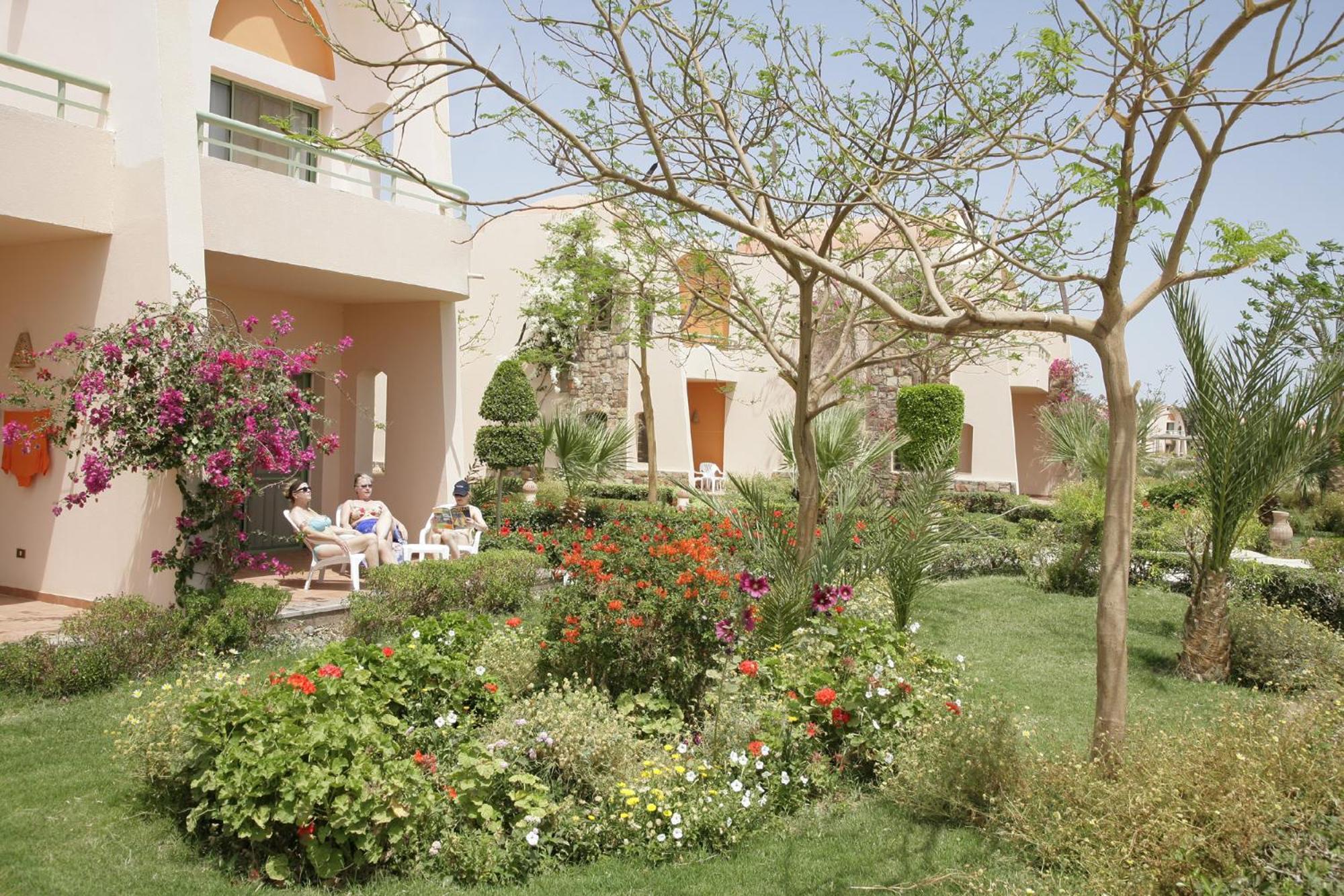 Shams Alam Beach Resort Abū Ghuşūn Esterno foto